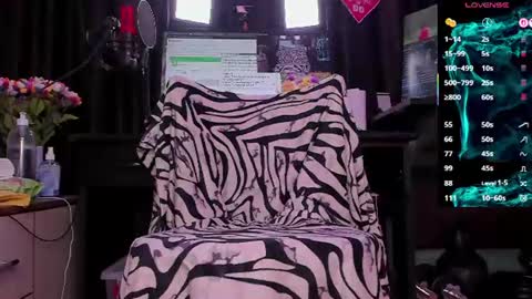 Laura online show from June 25, 2:22 am