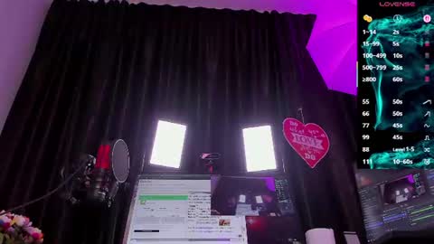 Laura online show from June 26, 2:38 am