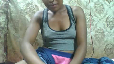 raissalove688460 online show from May 30, 12:35 pm