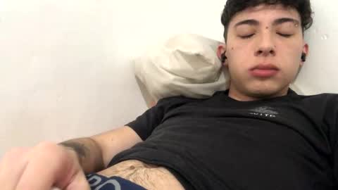 ramiroo2312 online show from November 14, 1:48 am