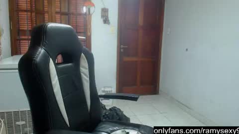 Snapshot of ramisexyloveyou chatting on June 26, 1:26 pm Ramiro online show from June 26, 1:26 pm