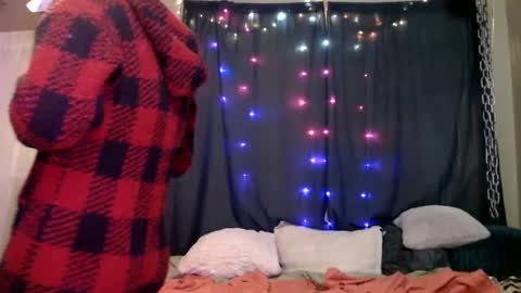 Snapshot of ramonaquinn chatting on January 21, 8:41 am RAMONA Q online show from January 21, 8:41 am