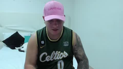 Snapshot of randall_maddox chatting on February 8, 4:57 pm randall_maddox online show from February 8, 4:57 pm