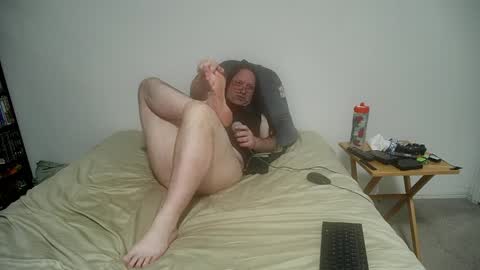Snapshot of rando1235 chatting on April 9, 5:07 am rando1235 online show from April 9, 5:07 am