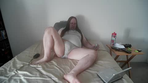 Snapshot of rando1235 chatting on April 26, 6:27 pm rando1235 online show from April 26, 6:27 pm
