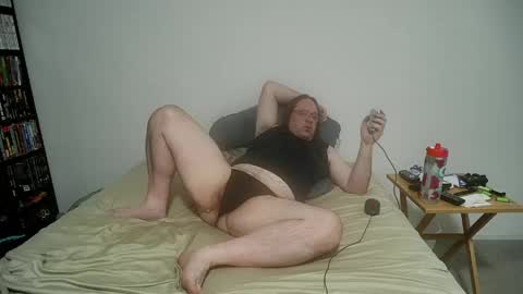 Snapshot of rando1235 chatting on May 3, 5:02 am rando1235 online show from May 3, 5:02 am