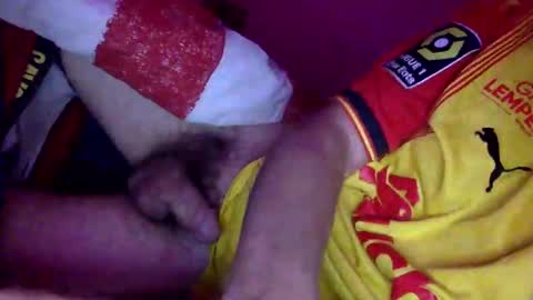 Snapshot of randobad12 chatting on December 29, 8:37 pm randobad12 online show from December 29, 8:37 pm