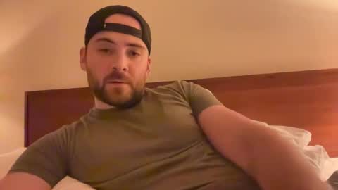 Snapshot of randomdude5950 chatting on December 6, 2:13 am randomdude5950 online show from December 6, 2:13 am