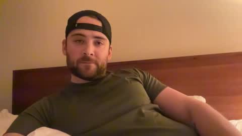 Snapshot of randomdude5950 chatting on January 10, 2:14 am randomdude5950 online show from January 10, 2:14 am