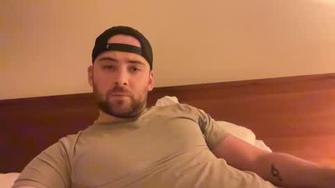 Snapshot of randomdude5950 chatting on January 31, 3:52 am randomdude5950 online show from January 31, 3:52 am