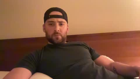 Snapshot of randomdude5950 chatting on February 5, 2:51 am randomdude5950 online show from February 5, 2:51 am