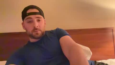 Snapshot of randomdude5950 chatting on March 10, 1:45 am randomdude5950 online show from March 10, 1:45 am