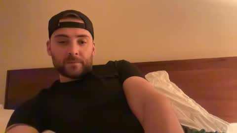 Snapshot of randomdude5950 chatting on February 11, 3:00 am randomdude5950 online show from February 11, 3:00 am