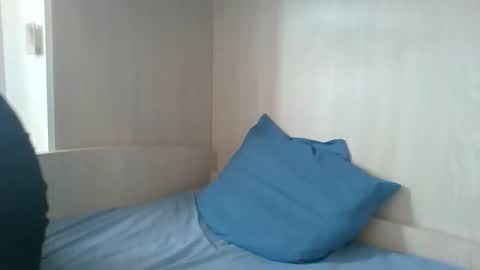 Snapshot of randomguy_42 chatting on February 23, 12:35 pm randomguy_42 online show from February 23, 12:35 pm