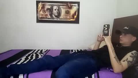Snapshot of rangel_sex chatting on July 17, 8:57 pm Rangel and Lola online show from July 17, 8:57 pm