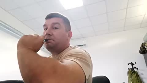 raoul_adi online show from August 6, 7:10 am