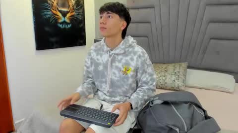 Raphael Nyon online show from February 25, 11:31 am