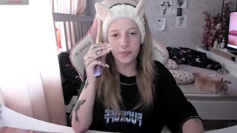 Snapshot of rapunzel_cute chatting on June 7, 1:15 pm Rapunzel online show from June 7, 1:15 pm
