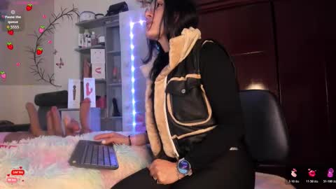 Snapshot of rapunzell__ chatting on February 26, 10:53 pm Rapunzell online show from February 26, 10:53 pm