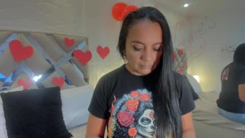 Raquel Moore  online show from February 15, 5:07 pm