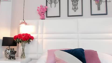 raquel Hyde online show from July 11, 7:27 pm