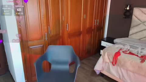 Raquel online show from February 14, 2:54 pm