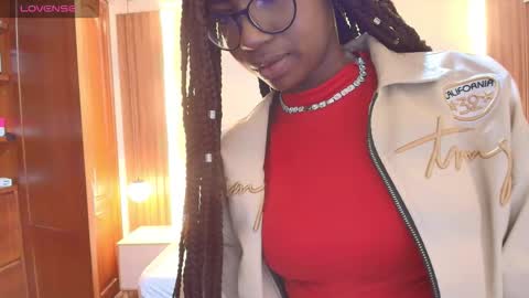 Raquel online show from March 12, 12:11 pm