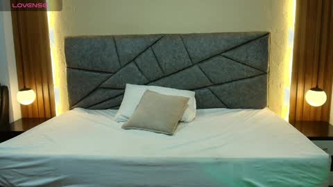 Raquel online show from March 30, 7:15 pm