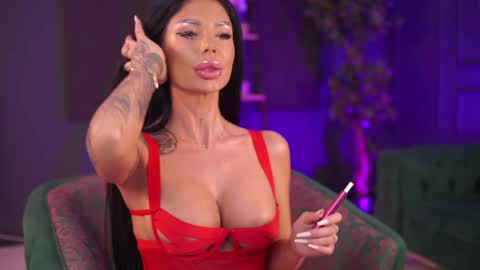 Snapshot of raquellevon chatting on December 20, 6:45 pm Raquelle online show from December 20, 6:45 pm