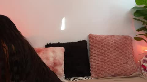 raquellexo online show from May 12, 4:31 am