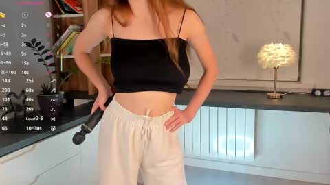 Snapshot of rashidagiczewski chatting on November 7, 11:10 am Nicole online show from November 7, 11:10 am