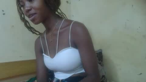 Snapshot of rasoanirinaa chatting on April 24, 10:12 pm rasoanirinaa online show from April 24, 10:12 pm