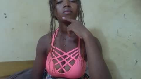 Snapshot of rasoanirinaa chatting on April 25, 10:18 am rasoanirinaa online show from April 25, 10:18 am