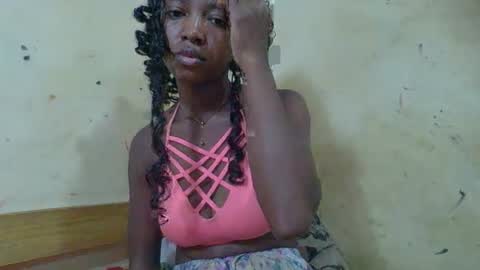 Snapshot of rasoanirinaa chatting on May 23, 10:36 pm rasoanirinaa online show from May 23, 10:36 pm