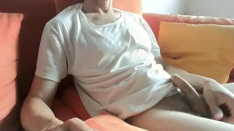 raul101101101101 online show from June 9, 7:20 am