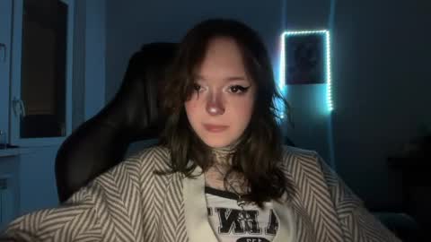 Snapshot of raven_armor chatting on May 7, 5:40 pm raven_armor online show from May 7, 5:40 pm