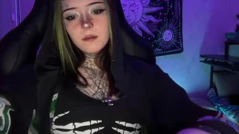 Snapshot of raven_armor chatting on May 29, 5:22 pm raven_armor online show from May 29, 5:22 pm