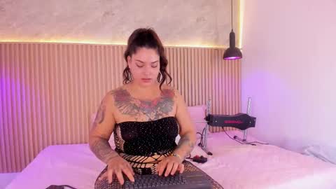 Raven online show from February 18, 3:19 pm