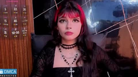 raven_rox_ online show from April 12, 6:57 pm