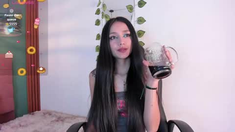 raven_smith_ online show from May 15, 7:04 am