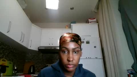 Snapshot of ravenbby chatting on April 22, 10:22 pm ravenbby online show from April 22, 10:22 pm
