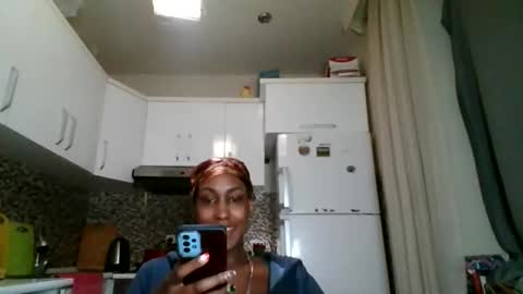 Snapshot of ravenbby chatting on April 23, 6:10 pm ravenbby online show from April 23, 6:10 pm