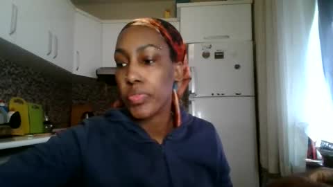 Snapshot of ravenbby chatting on April 25, 10:51 am ravenbby online show from April 25, 10:51 am