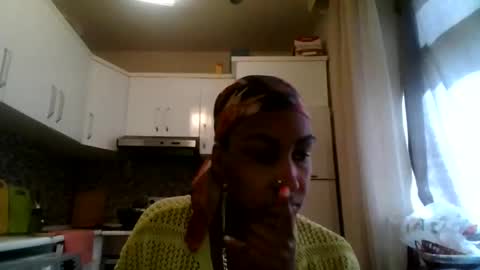 Snapshot of ravenbby chatting on April 26, 10:35 am ravenbby online show from April 26, 10:35 am
