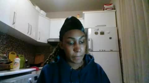 Snapshot of ravenbby chatting on May 10, 5:18 pm ravenbby online show from May 10, 5:18 pm