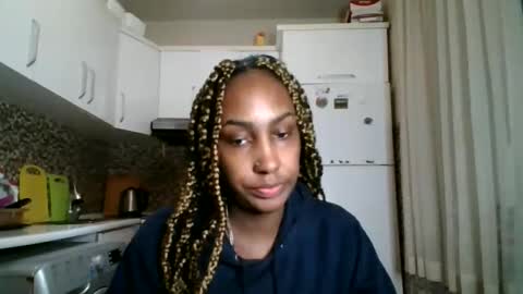 Snapshot of ravenbby chatting on May 11, 8:28 pm ravenbby online show from May 11, 8:28 pm