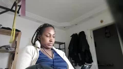 Snapshot of ravenbby chatting on June 2, 2:24 am ravenbby online show from June 2, 2:24 am