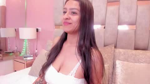 Snapshot of ravenbloodd chatting on February 14, 7:32 pm Raven online show from February 14, 7:32 pm