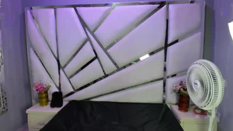 Snapshot of ravenceleste_ chatting on September 17, 2:46 am Raven Celeste online show from September 17, 2:46 am