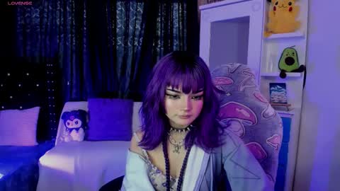 ravencollen online show from February 18, 5:53 pm